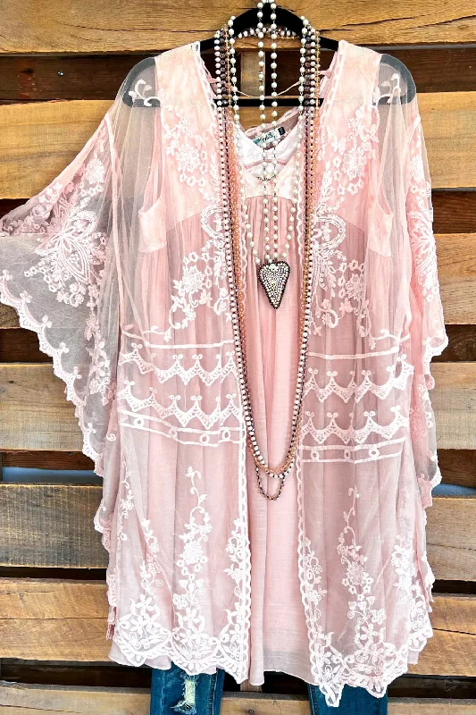 AHB EXCLUSIVE: Finding Perfection Kimono  - Pink