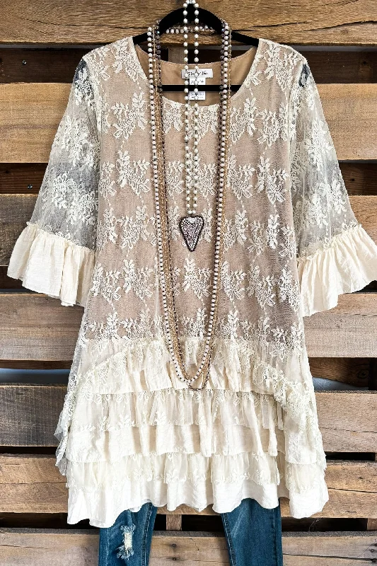 Pretty As a Picture Tunic - Beige