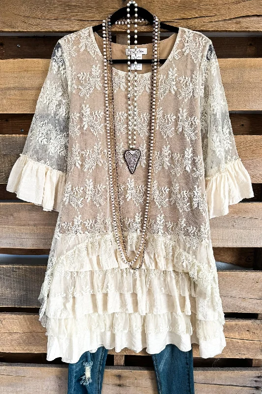 Pretty As a Picture Tunic - Beige