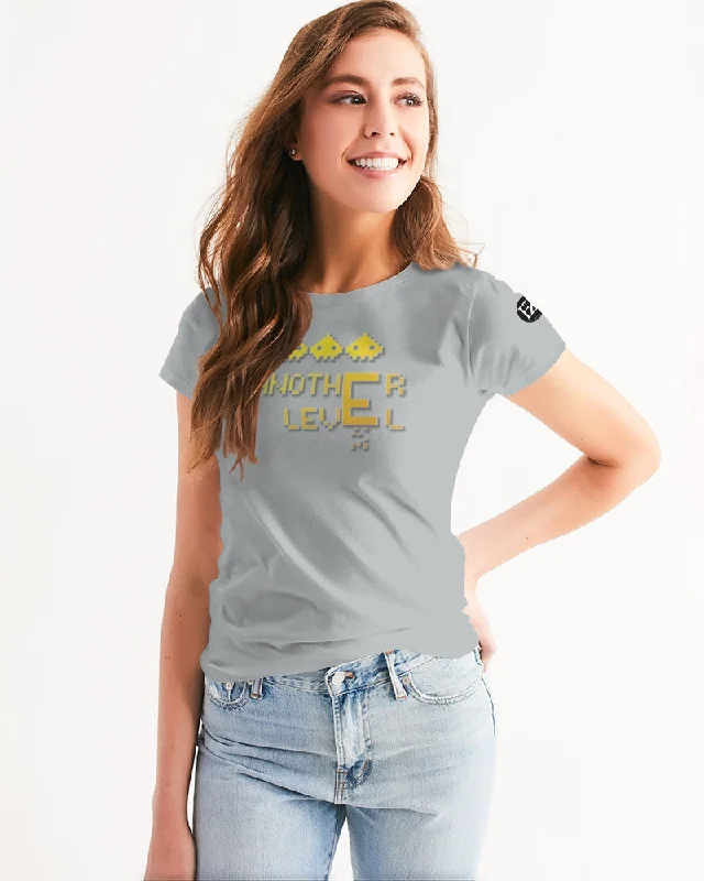 FLYING GREY Women's Tee