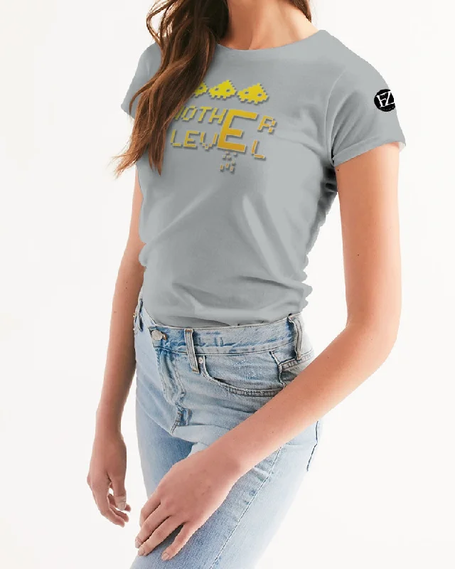 FLYING GREY Women's Tee