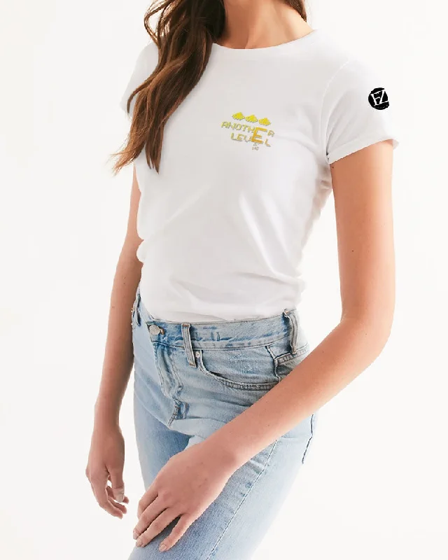 WHITE ZONE Women's Tee